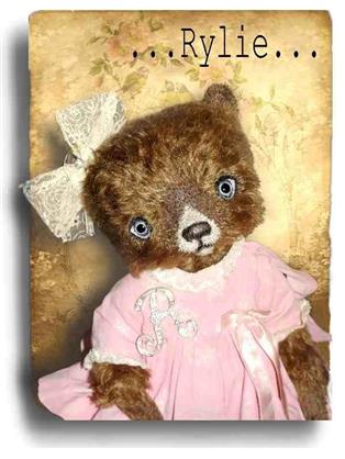Rylie  - Handmade Teddy Bears, Mohair Teddy Bears, Artist Teddy Bears by Award Winning Artist Denise Purrington